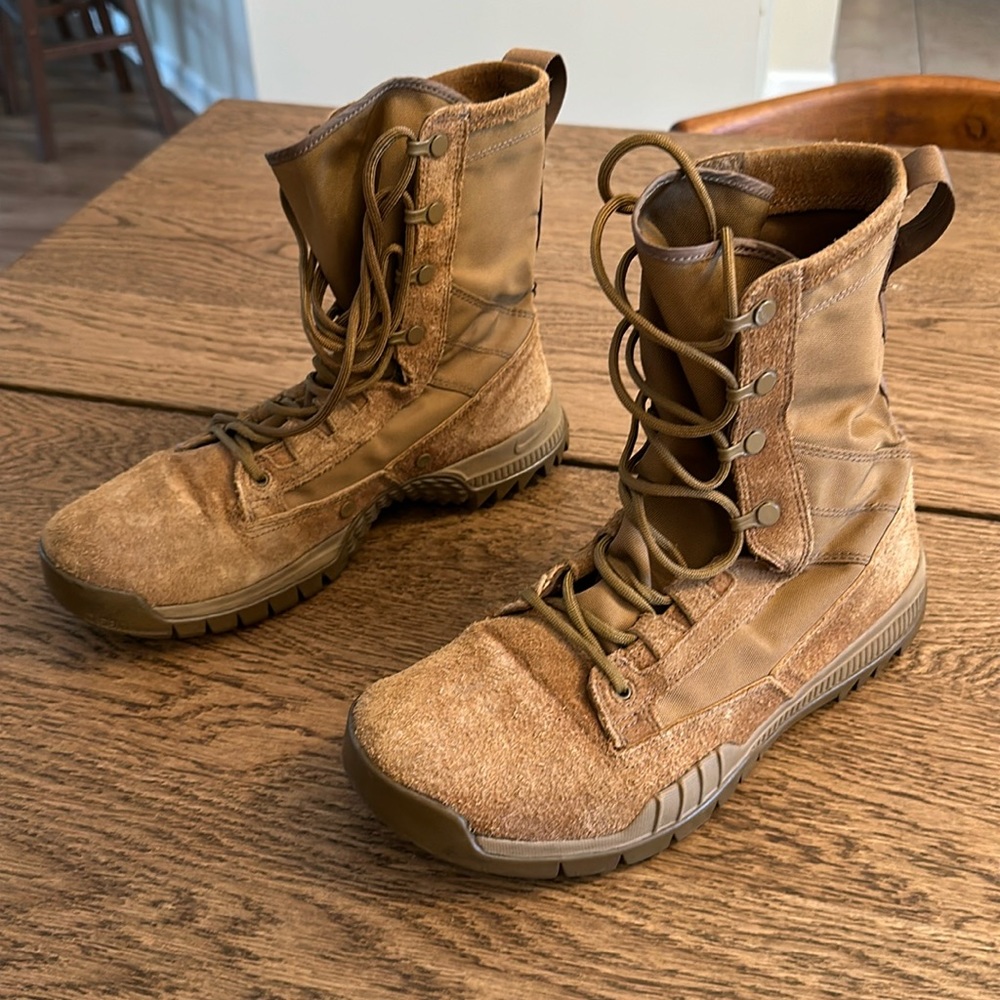 Nike SFB Field Boots Army or Air Force Size 8 Men’s